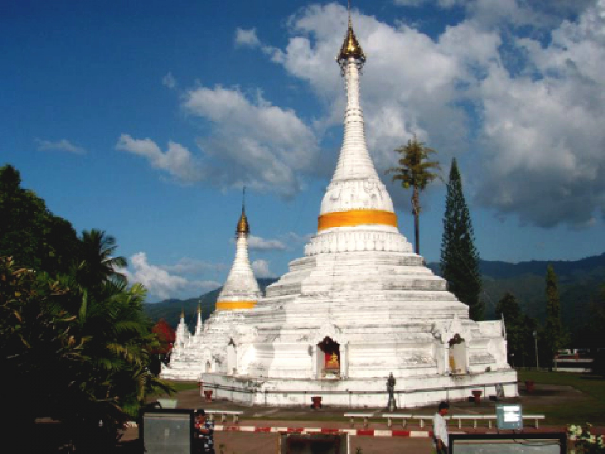 น้ำท่วมทางขึ้นวัดพระธาตุดอยกองมูแม่ฮ่องสอน น้ำท่วมทางขึ้นวัดพระธาตุดอยกองมูแม่ฮ่องสอน