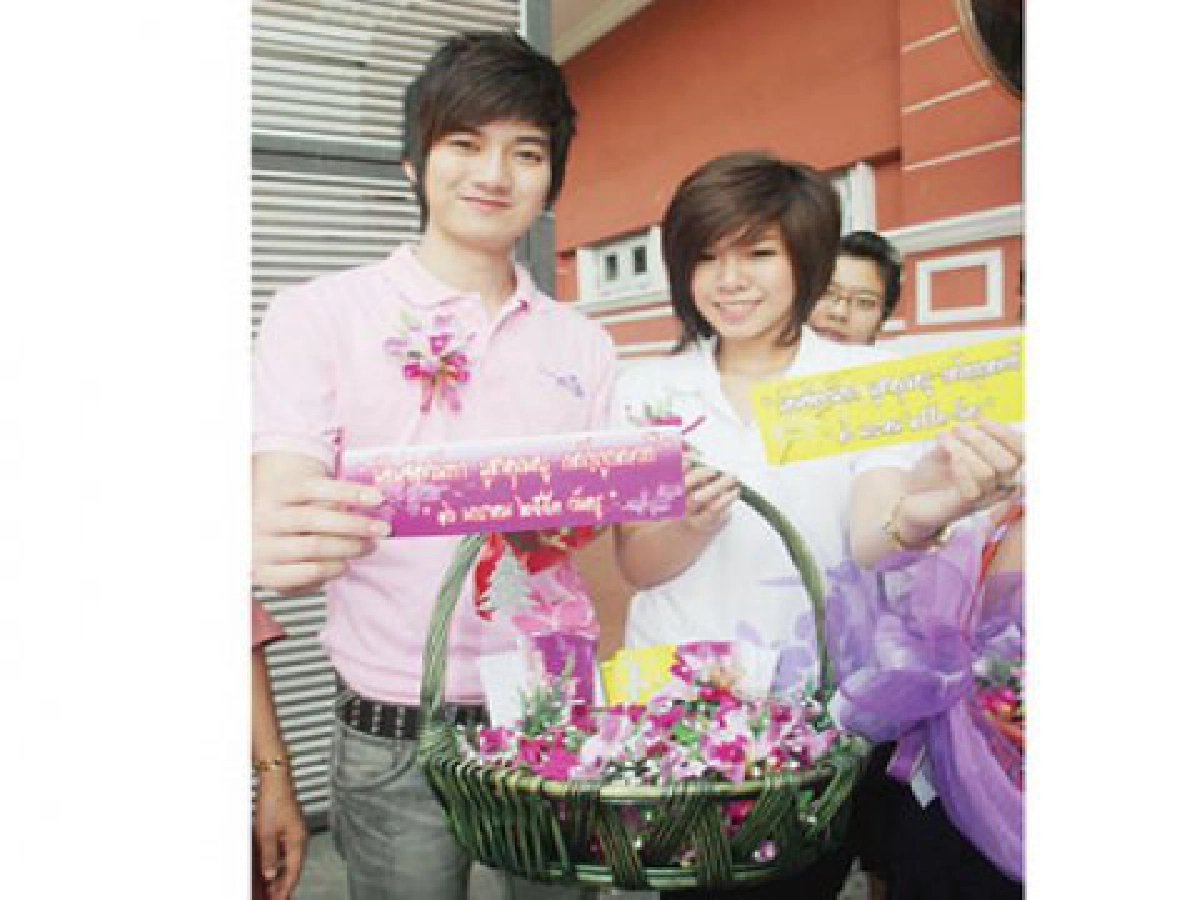 กล้วยไม้กับความรัก ชื่อนี้มีเสน่ห์ (จบ)
กล้วยไม้กับความรัก ชื่อนี้มีเสน่ห์ (จบ)