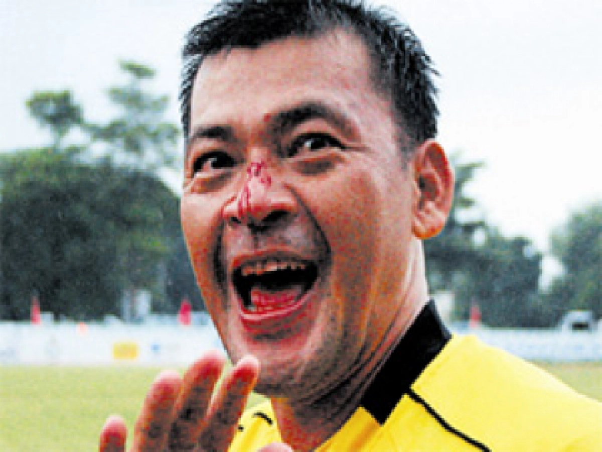กองเชียร์ชัยนาทยัวะตื้บกรรมการเจ็บ กองเชียร์ชัยนาทยัวะตื้บกรรมการเจ็บ