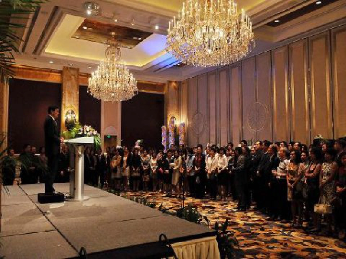 มาร์คลั่นไม่ยุบสภา-เลือกตั้งก่อนสิ้นปีมุ่งปรองดอง มาร์คลั่นไม่ยุบสภา-เลือกตั้งก่อนสิ้นปีมุ่งปรองดอง