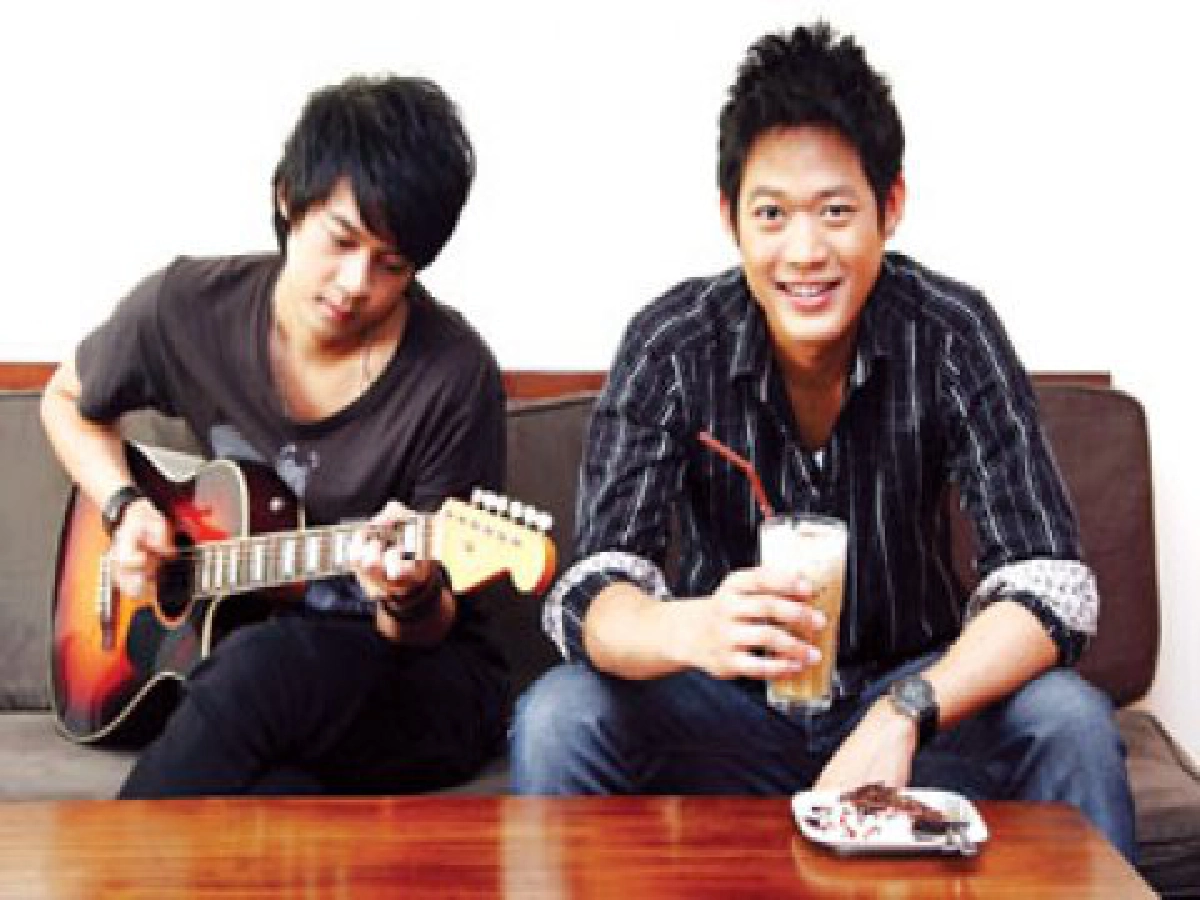 ตามดู"แดน-ตู่"เข้าครัวทำเค้กมัดใจสาว ตามดู"แดน-ตู่"เข้าครัวทำเค้กมัดใจสาว