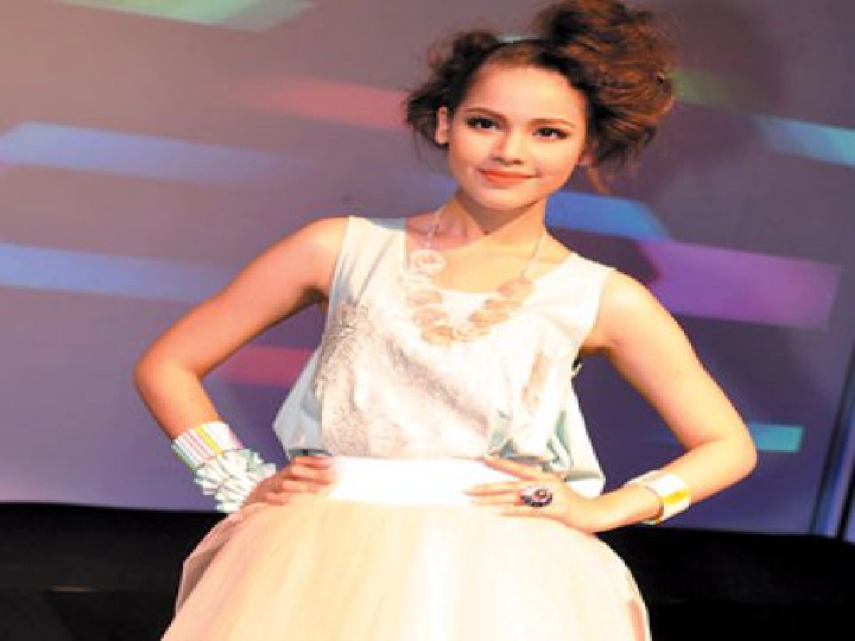 เริงร่า สวยด้วยสีสัน รับลมหนาว 