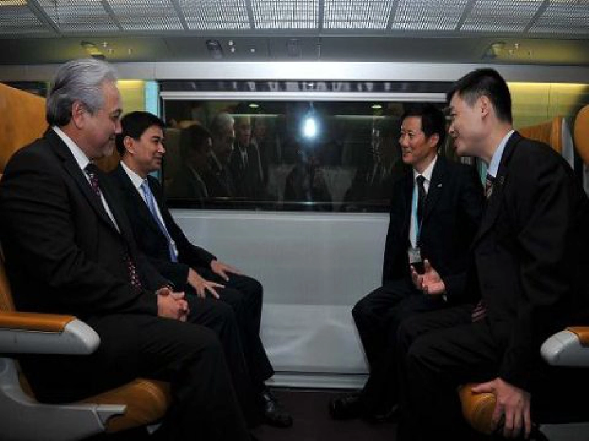 อภิสิทธิ์เล็งดึงจีนร่วมทุนพัฒนารถไฟไทย 