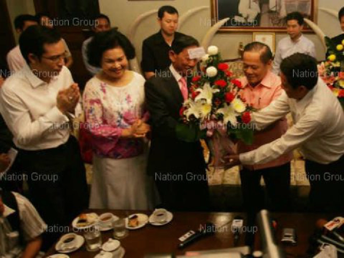 เติ้งเหน็บเข้าร่วมรัฐบาลแล้วไม่ใยดี เติ้งเหน็บเข้าร่วมรัฐบาลแล้วไม่ใยดี