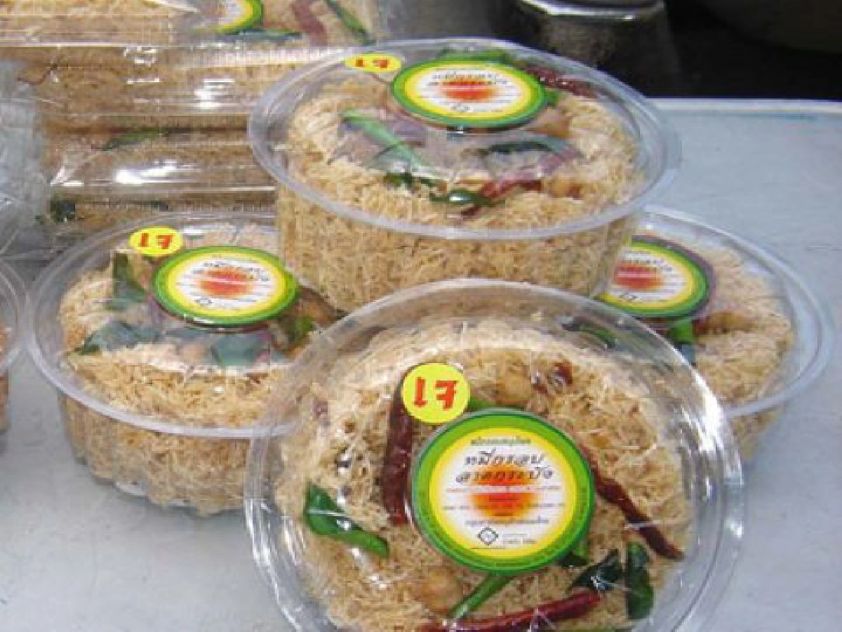 ออกจากงานทำขนมไทยขาย
เน้นหมี่กรอบได้โอท็อป3ปีซ้อน

