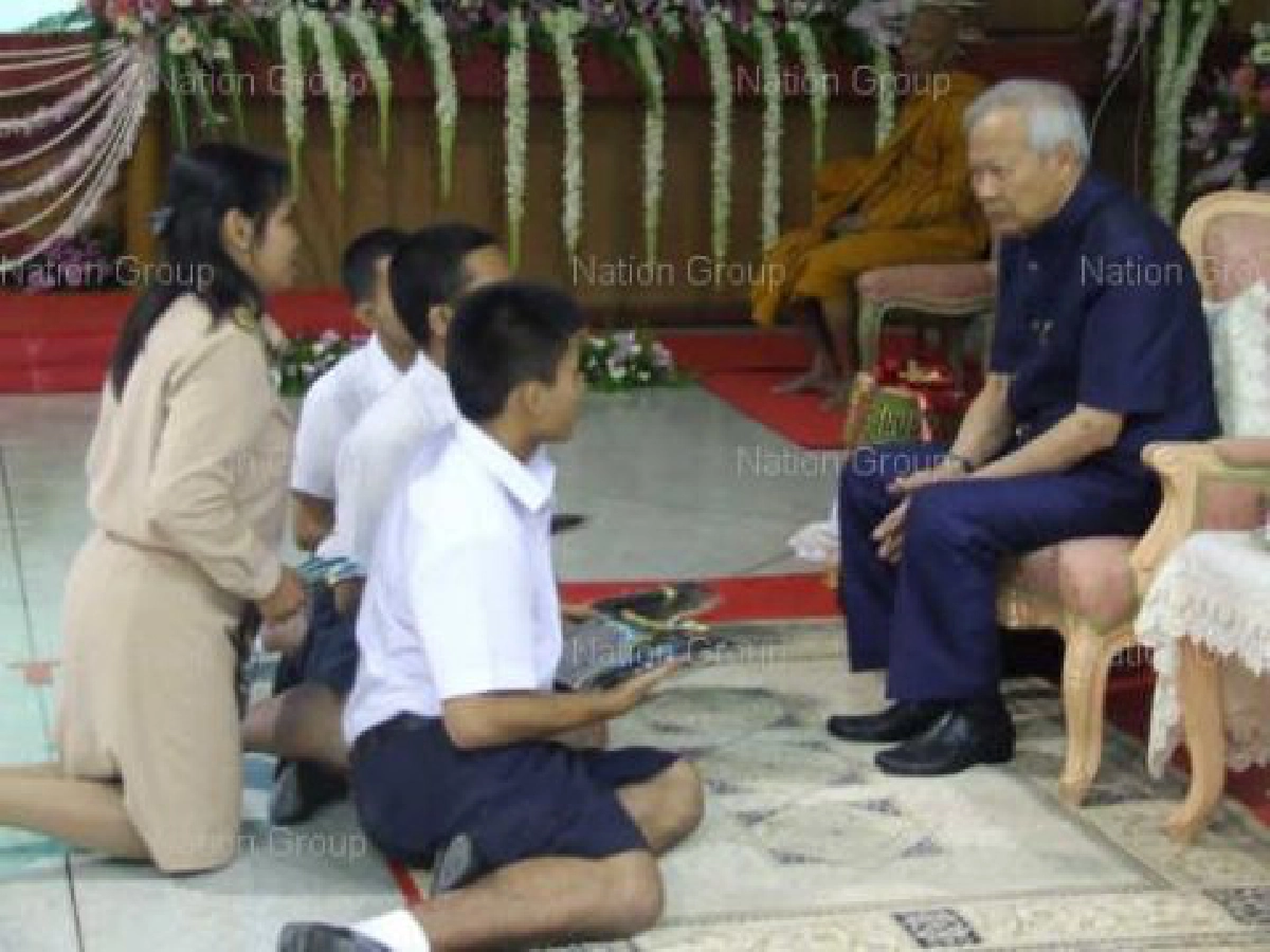 ป๋าแนะผู้ใหญ่อีสานแทนคุณแผ่นดินประกวดจริยธรรม