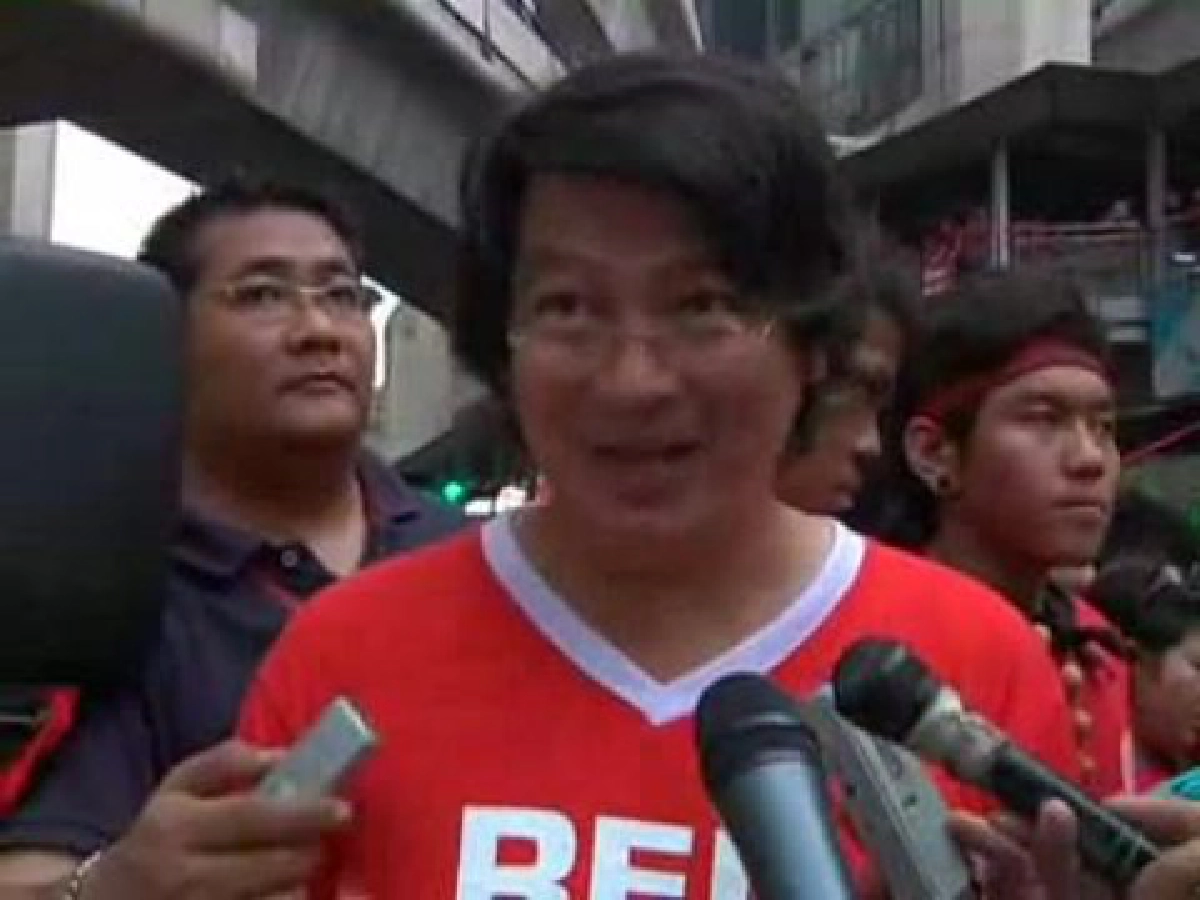 เสื้อแดงแห่ชุมนุมราชประสงค์แน่นผิวจราจร เสื้อแดงแห่ชุมนุมราชประสงค์แน่นผิวจราจร