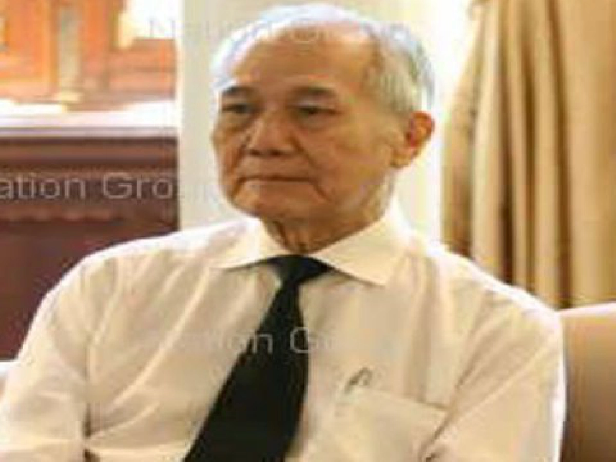 "อานันท์"ภารกิจ"ผ่าตัดประเทศไทย" "อานันท์"ภารกิจ"ผ่าตัดประเทศไทย"