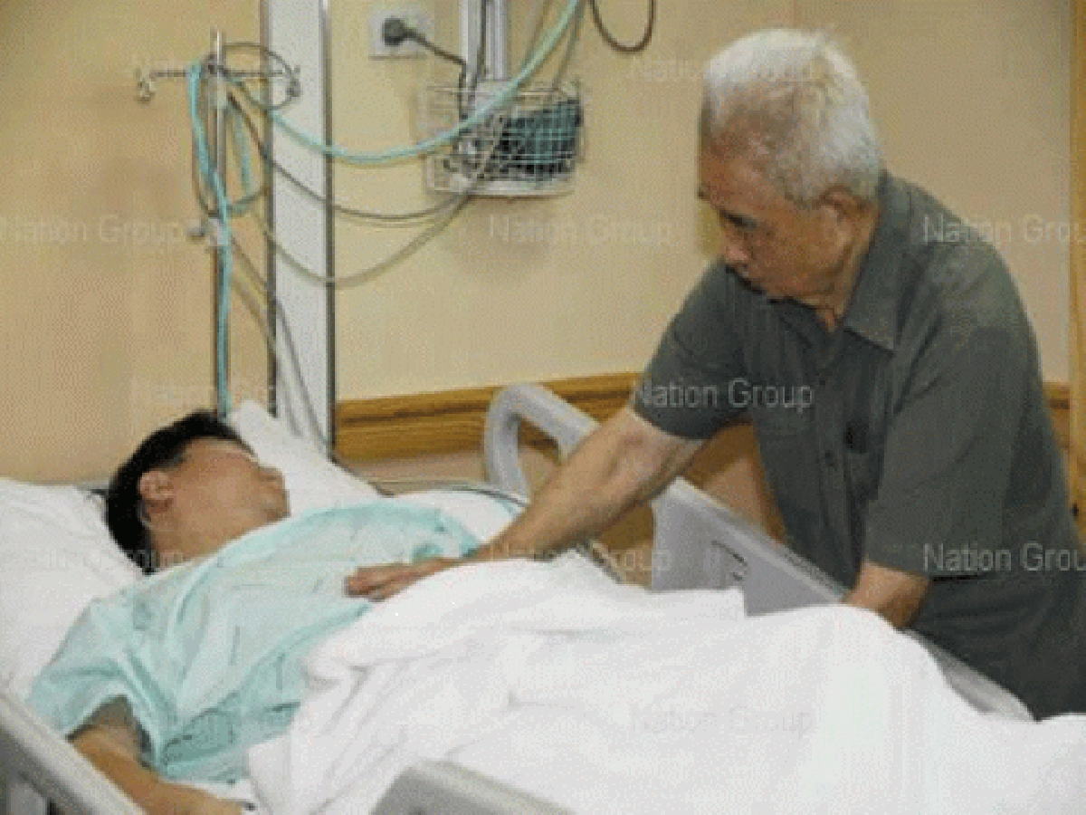 "โกรธที่ทำร้ายลูกชาย"พ่อใจเด็ดสู้โจรปล้นทอง "โกรธที่ทำร้ายลูกชาย"พ่อใจเด็ดสู้โจรปล้นทอง