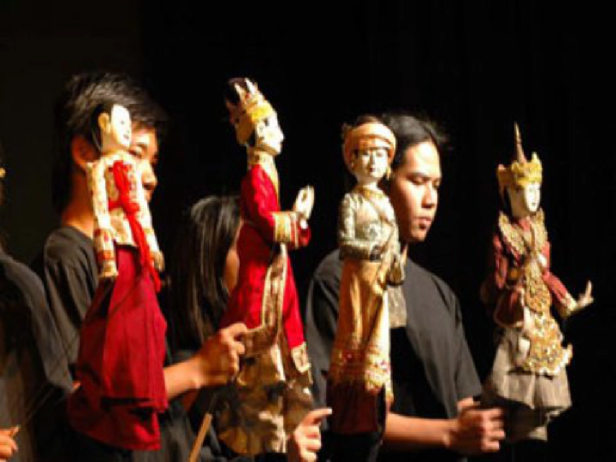 หุ่นไทย "ฮอบบิฮัท" โชว์ลีลาคว้า 3 รางวัล 
