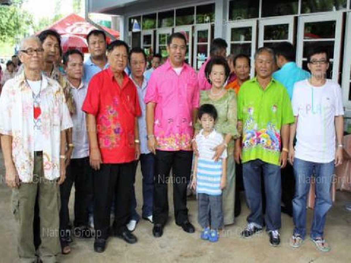 กำนันเป๊าะโฟนอินขอบคุณคนร่วมงานวันเกิด72ปี กำนันเป๊าะโฟนอินขอบคุณคนร่วมงานวันเกิด72ปี