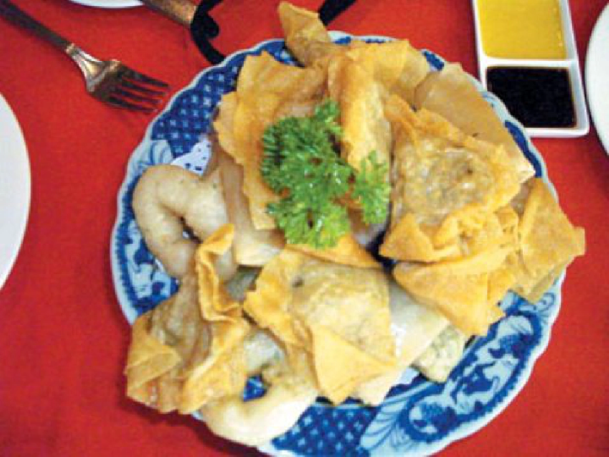 เกี๊ยวทอดไส้เห็ดผัดผงกะหรี่ 
