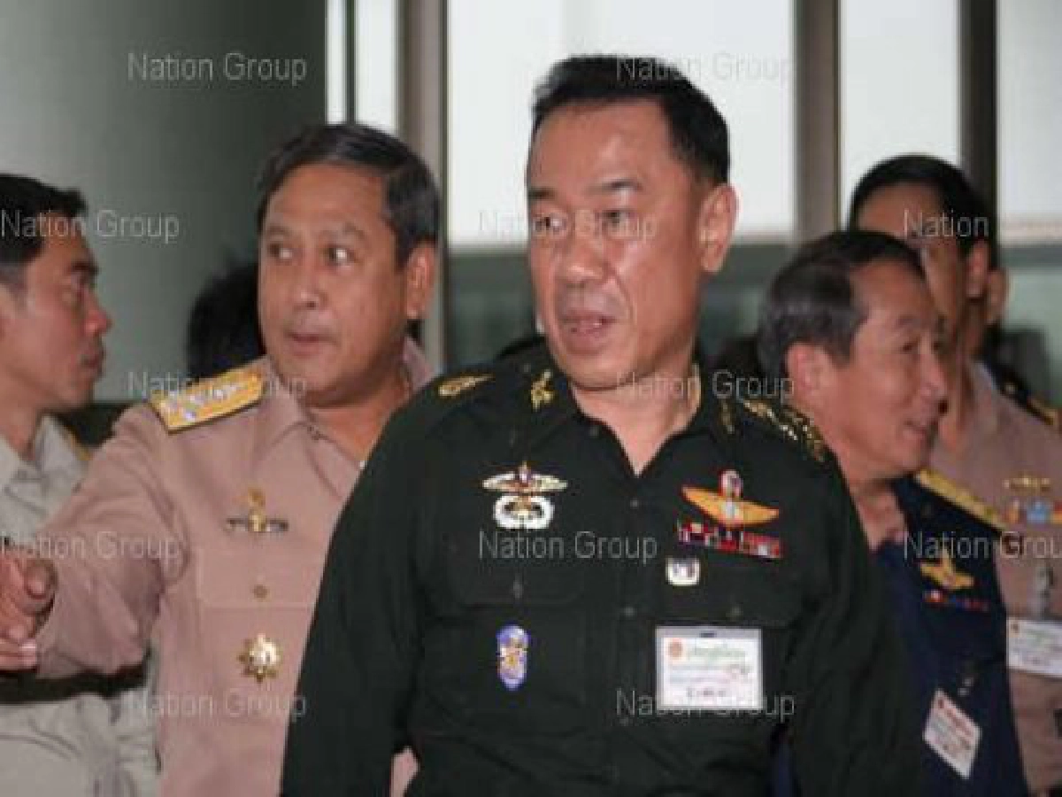 ผบ.สส.มอบ3เหล่าทัพนำแนวศก.พอเพียงปฏิบัติงาน ผบ.สส.มอบ3เหล่าทัพนำแนวศก.พอเพียงปฏิบัติงาน