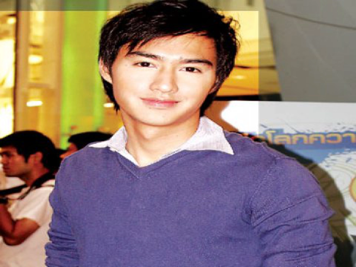 'วิน'หล่อเลือกได้รับคุยสาวหลายคน 'วิน'หล่อเลือกได้รับคุยสาวหลายคน