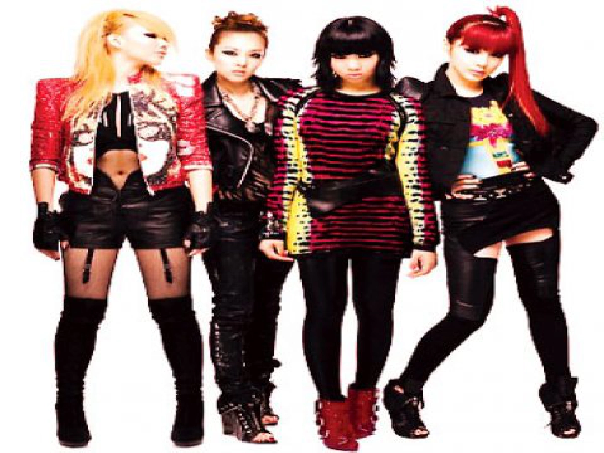 "To Anyone" อัลบั้มใหม่เตรียมพร้อมก่อนโกอินเตอร์ของ 2NE1
"To Anyone" อัลบั้มใหม่เตรียมพร้อมก่อนโกอินเตอร์ของ 2NE1