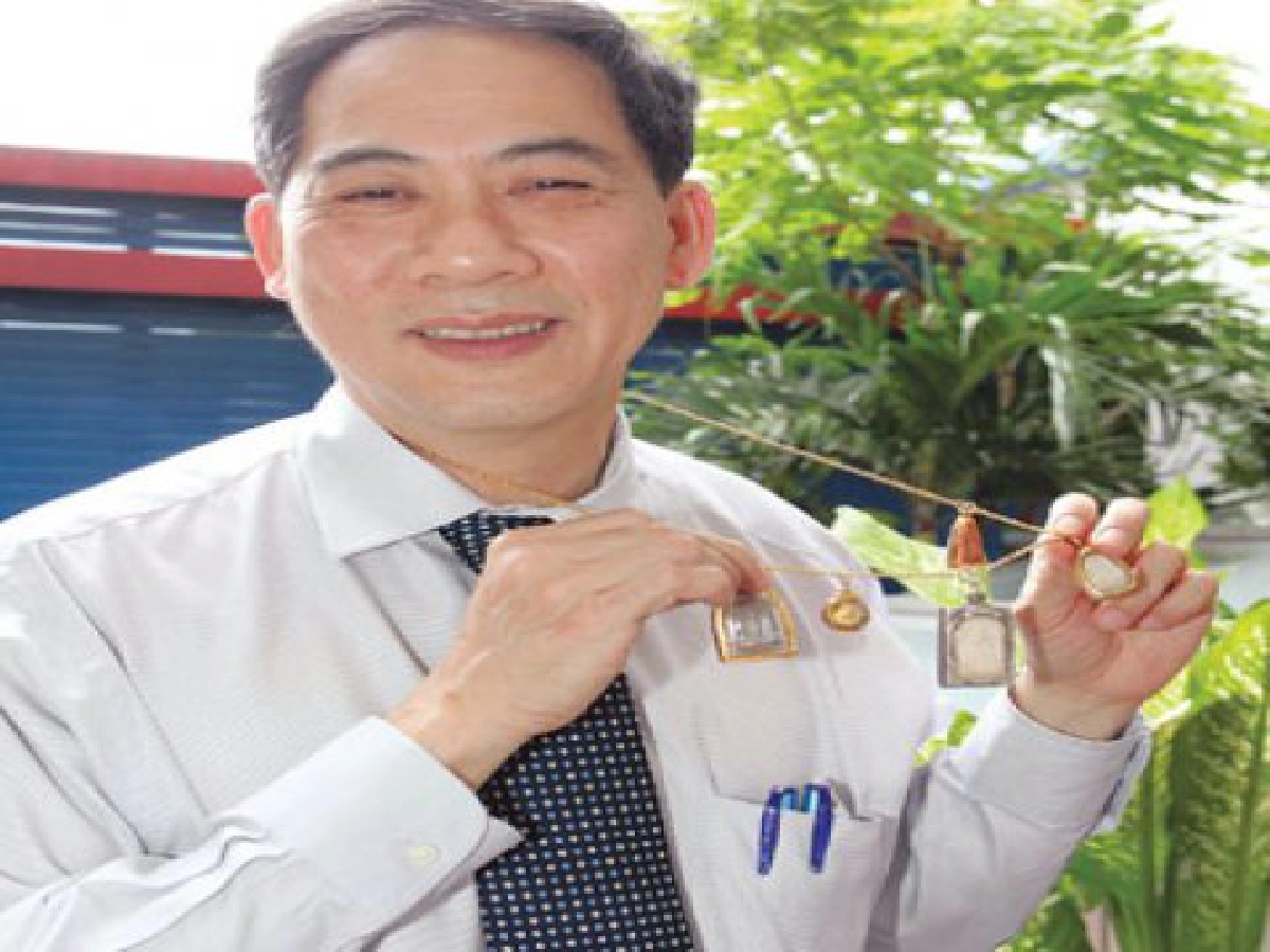 ดร.อําพน กิตติอําพน
กับสิ่งที่เรียกว่า... ปาฏิหาริย์เหนือปาฏิหาริย์
ดร.อําพน กิตติอําพน
กับสิ่งที่เรียกว่า... ปาฏิหาริย์เหนือปาฏิหาริย์