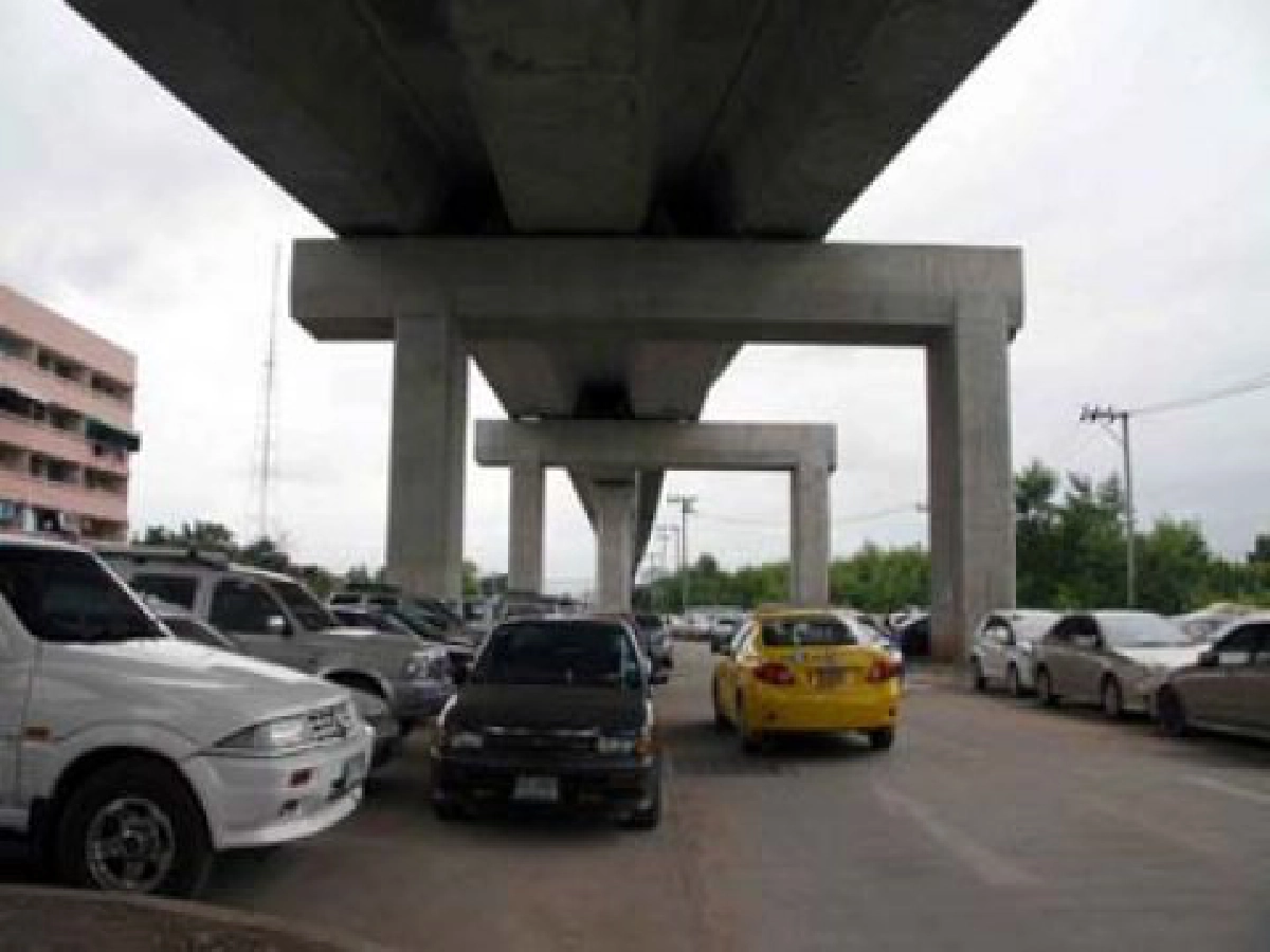 สถานีหัวหมาก...เดินไกล เปลี่ยว สถานีหัวหมาก...เดินไกล เปลี่ยว