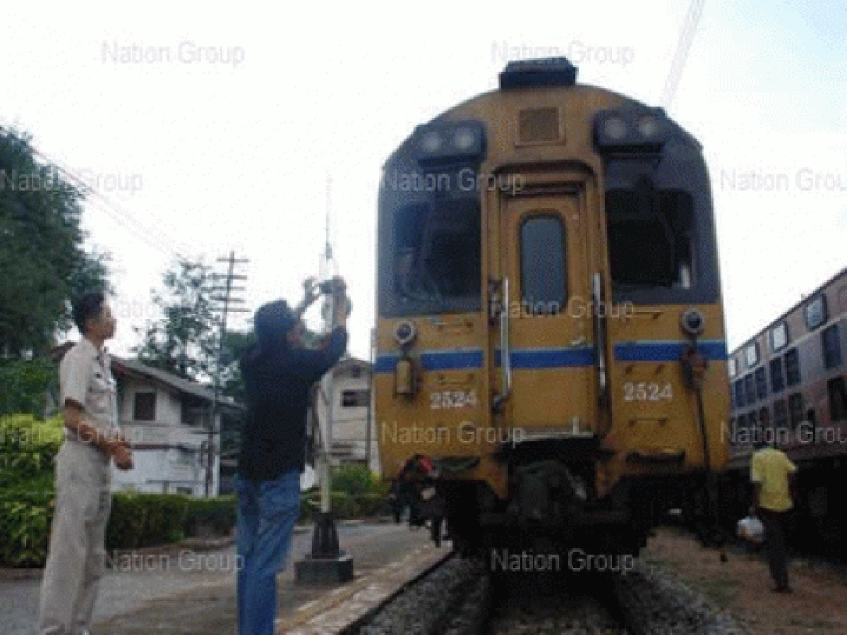 รถไฟอุดรฯ-กทม.ตกรางท้องแก่สาหัส รถไฟอุดรฯ-กทม.ตกรางท้องแก่สาหัส