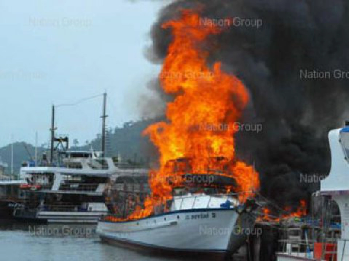เรือไดร์วิ่งนำนักทท.ดำน้ำบึ้มสูญ10ล. 