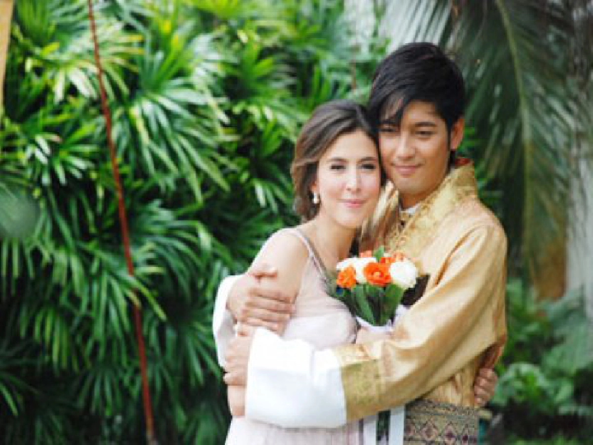 'ริต้า' ปากช้ำจูบ 'หนุ่ม' มาราธอน
ส่งท้าย 'ศิราพัชรฯ'
'ริต้า' ปากช้ำจูบ 'หนุ่ม' มาราธอน
ส่งท้าย 'ศิราพัชรฯ'