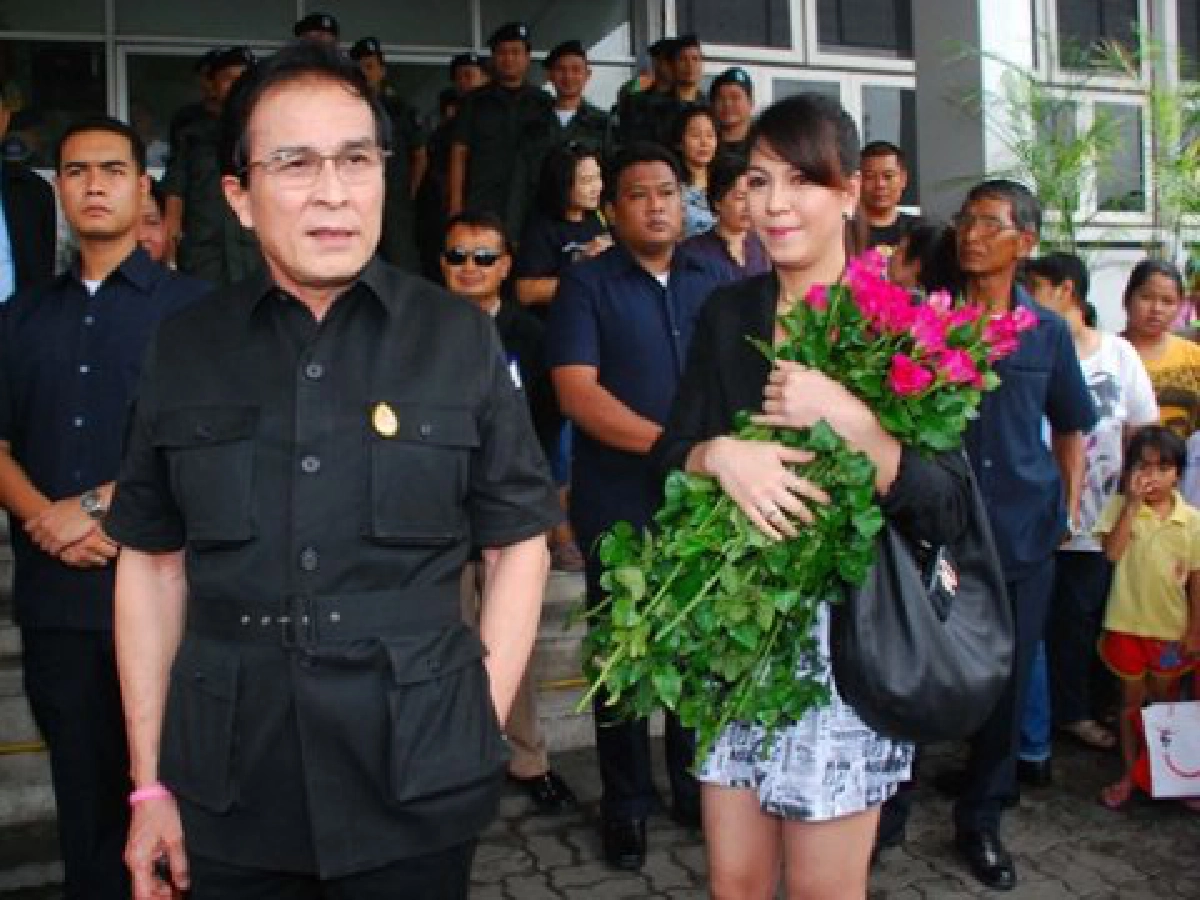 ศาลอนุมัติหมายจับ5แนวร่วมพันธมิตร ศาลอนุมัติหมายจับ5แนวร่วมพันธมิตร