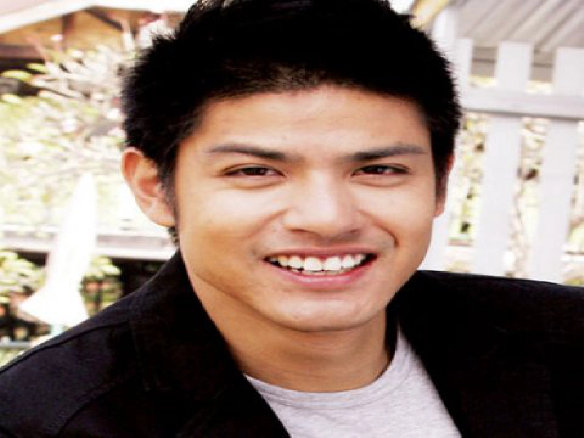 โยปัดเป็นมือที่สามแอน-ภูริ โยปัดเป็นมือที่สามแอน-ภูริ