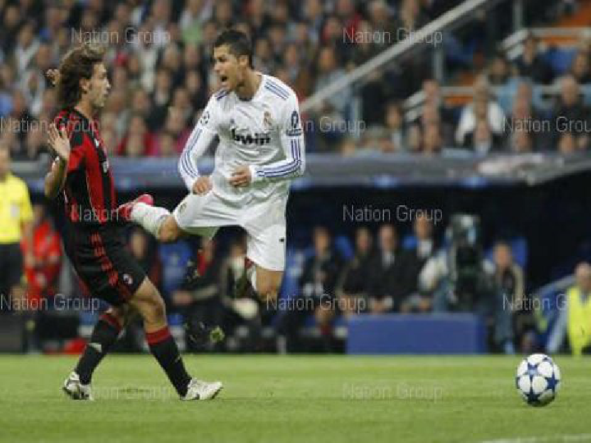 'ชุดขาว'เฉือน'มิลาน'2-0'สิงห์-ปืน'คว้าชัย 