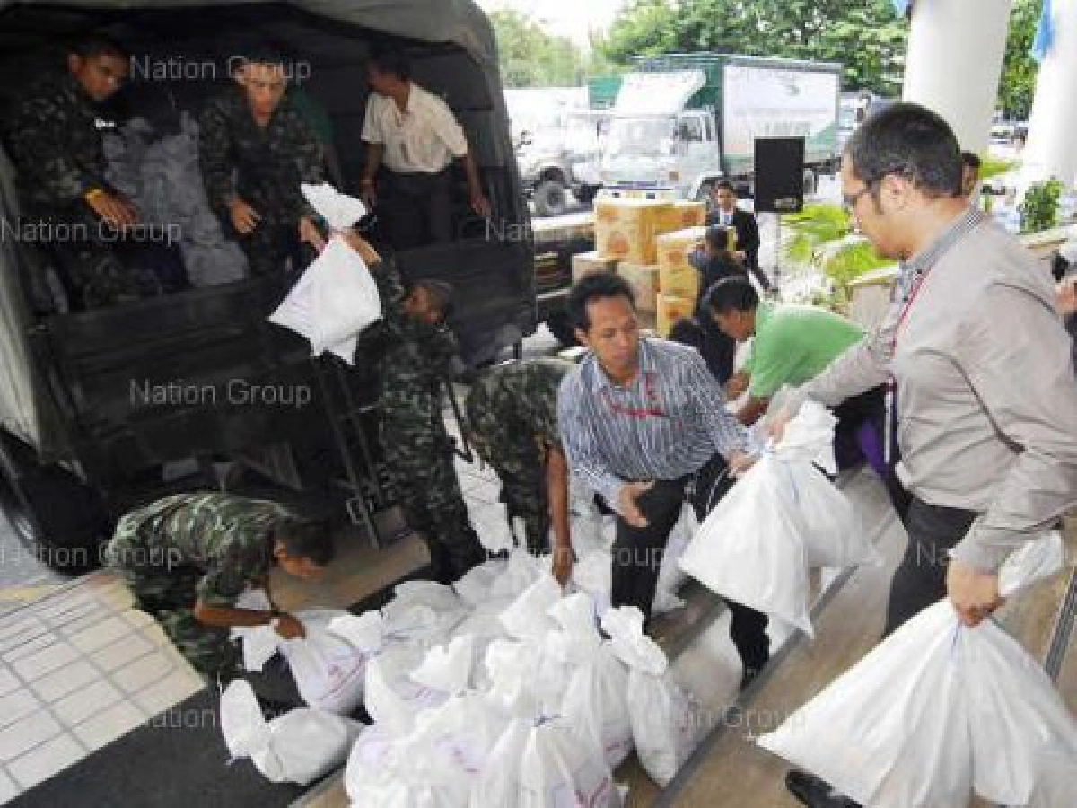 ตร.เปิดสายด่วน1599ตั้งศูนย์ช่วยน้ำท่วม ตร.เปิดสายด่วน1599ตั้งศูนย์ช่วยน้ำท่วม