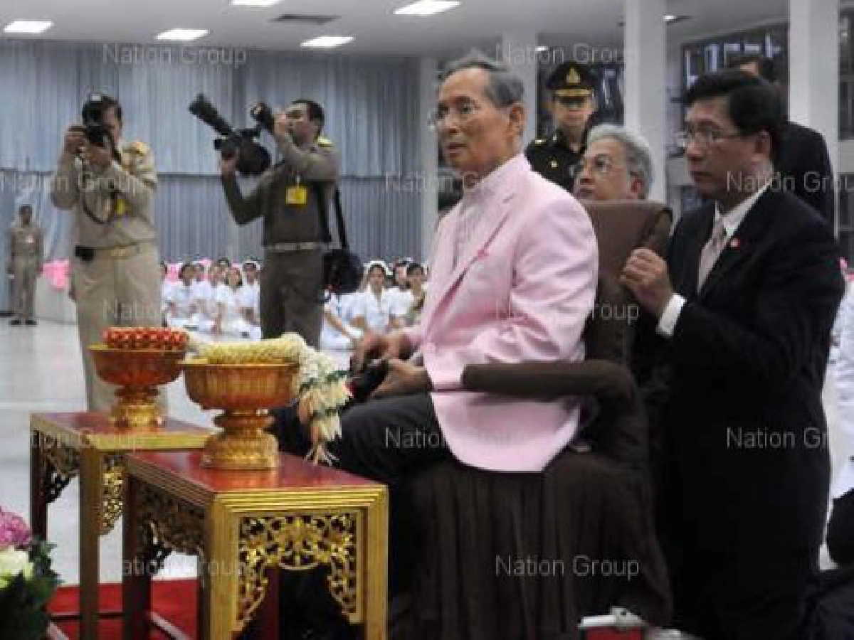 พสกนิกรปลื้ม'ในหลวง'เสด็จฯวันปิยะฯ พสกนิกรปลื้ม'ในหลวง'เสด็จฯวันปิยะฯ