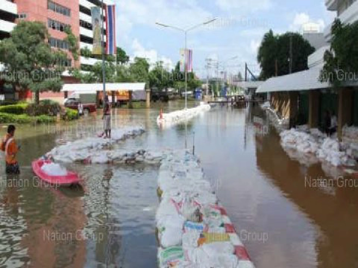 6ร.ร.เมืองโคราชเลื่อนเปิดเทอม2   