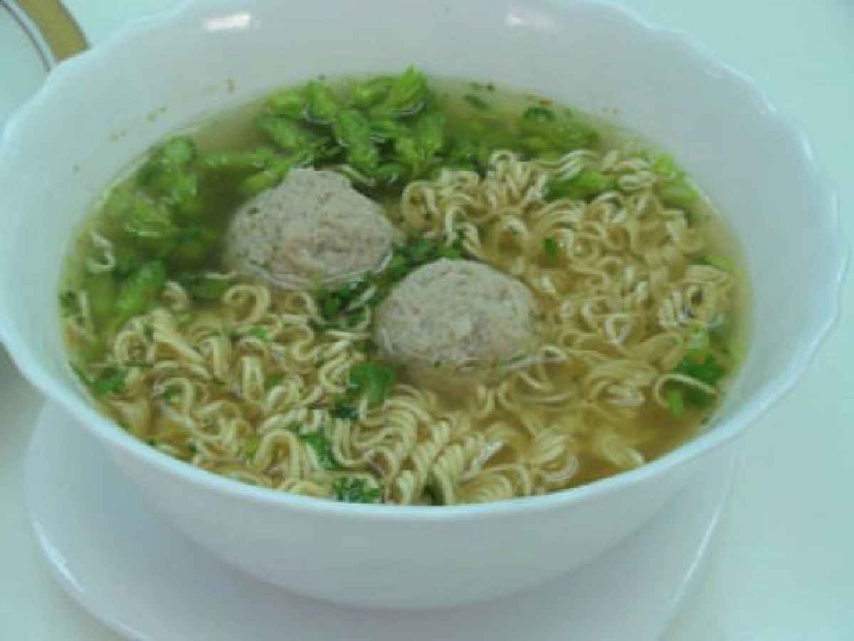 บะหมี่ลูกชิ้นรักบี้หมูสับ
บะหมี่ลูกชิ้นรักบี้หมูสับ