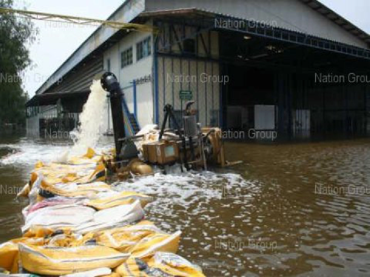 ฝนตกหนักท่วมเมืองคอนจมน้ำดับ2ศพ ฝนตกหนักท่วมเมืองคอนจมน้ำดับ2ศพ