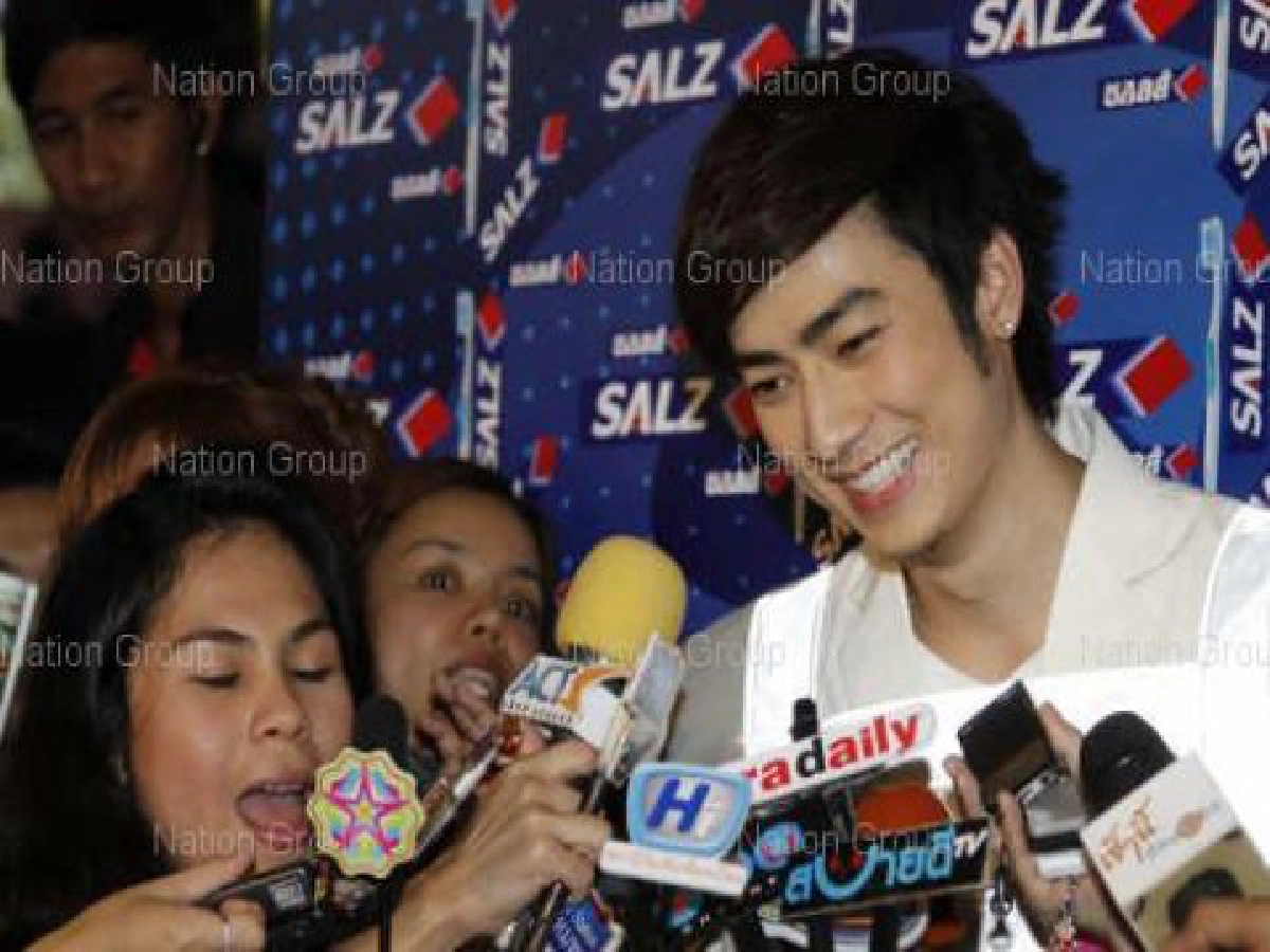 'ฟิล์ม-เจนี่'ควงออกงาน
ย้ำสัมพันธ์แค่เพื่อน
'ฟิล์ม-เจนี่'ควงออกงาน
ย้ำสัมพันธ์แค่เพื่อน