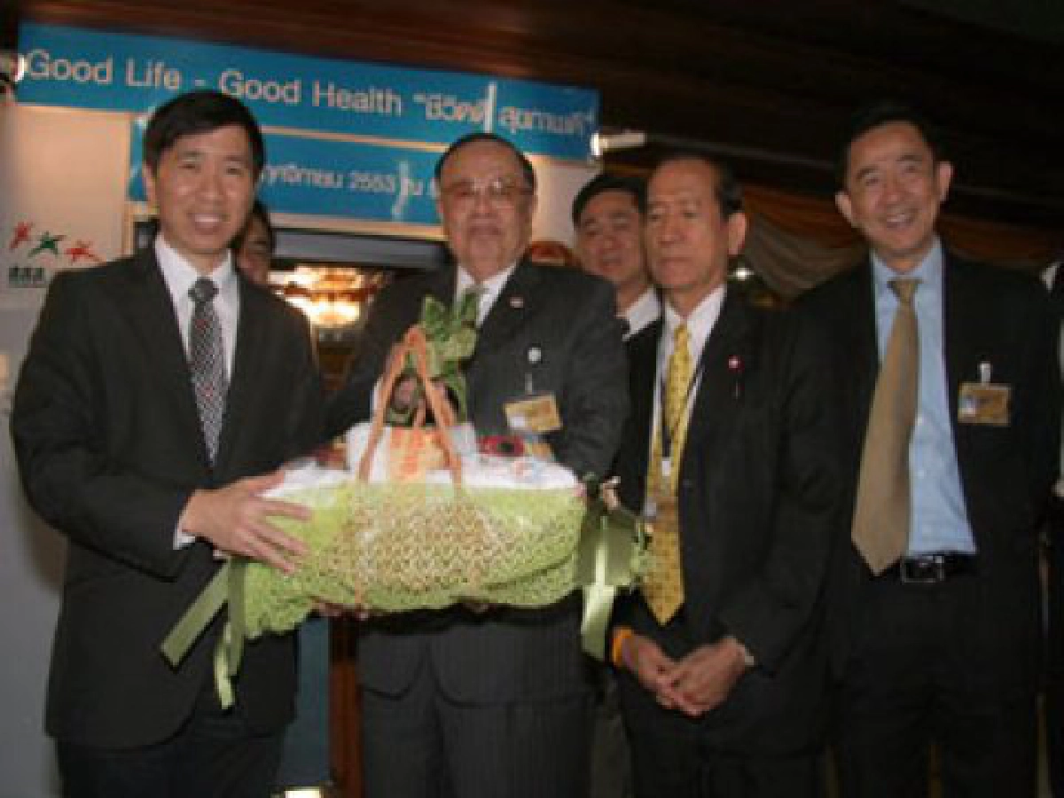 ตรวจสุขภาพส.ส.-ส.ว.พบ56%อ้วนเกินไป ตรวจสุขภาพส.ส.-ส.ว.พบ56%อ้วนเกินไป
