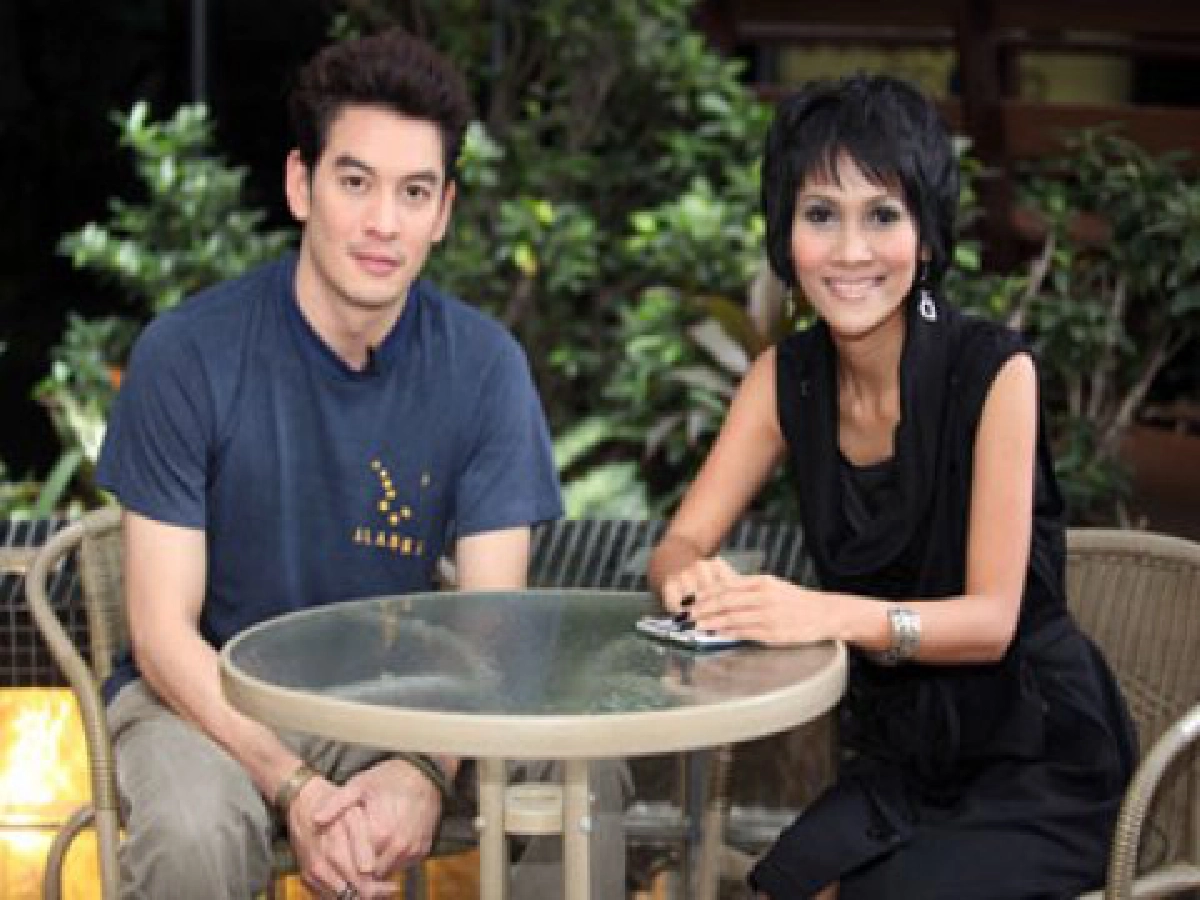ศุกร์ที่ 5 พฤศจิกายน 2553
ศุกร์ที่ 5 พฤศจิกายน 2553