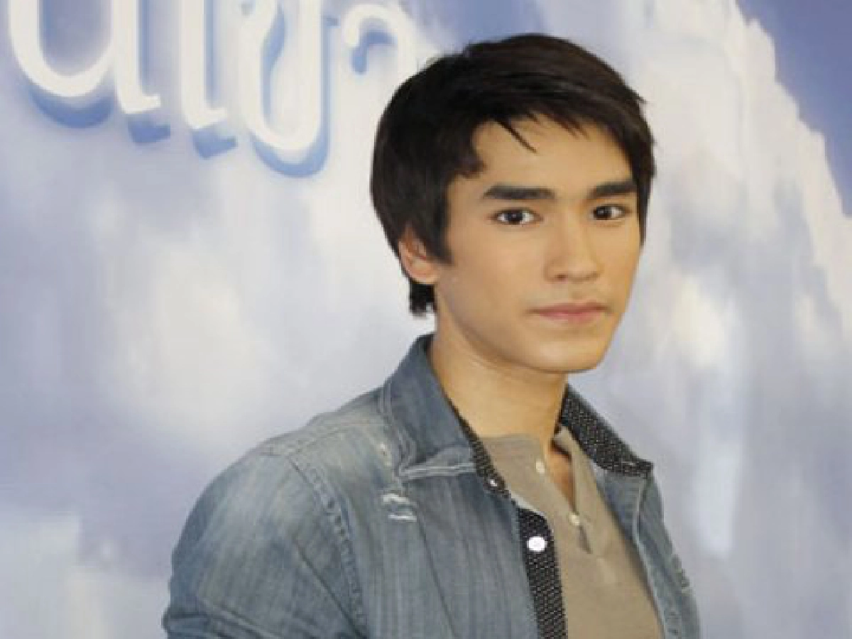 พฤหัสบดีที่ 4 พฤศจิกายน 2553