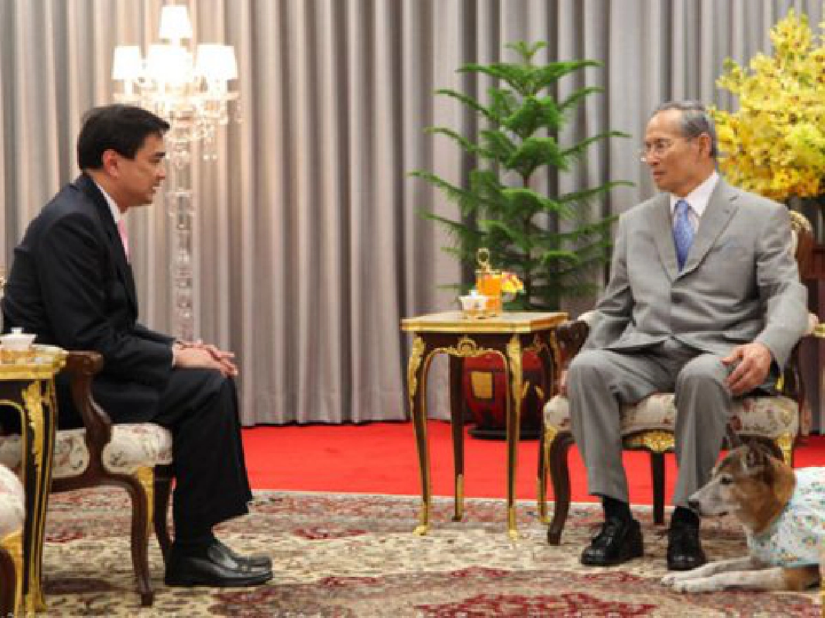 ในหลวงทรงแนะศึกษาระบบระบายน้ำ ในหลวงทรงแนะศึกษาระบบระบายน้ำ