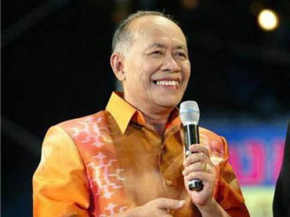 วันนี้กับครูลพ บุรีรัตน์จับปากกาปั้นศิรินทรา วันนี้กับครูลพ บุรีรัตน์จับปากกาปั้นศิรินทรา