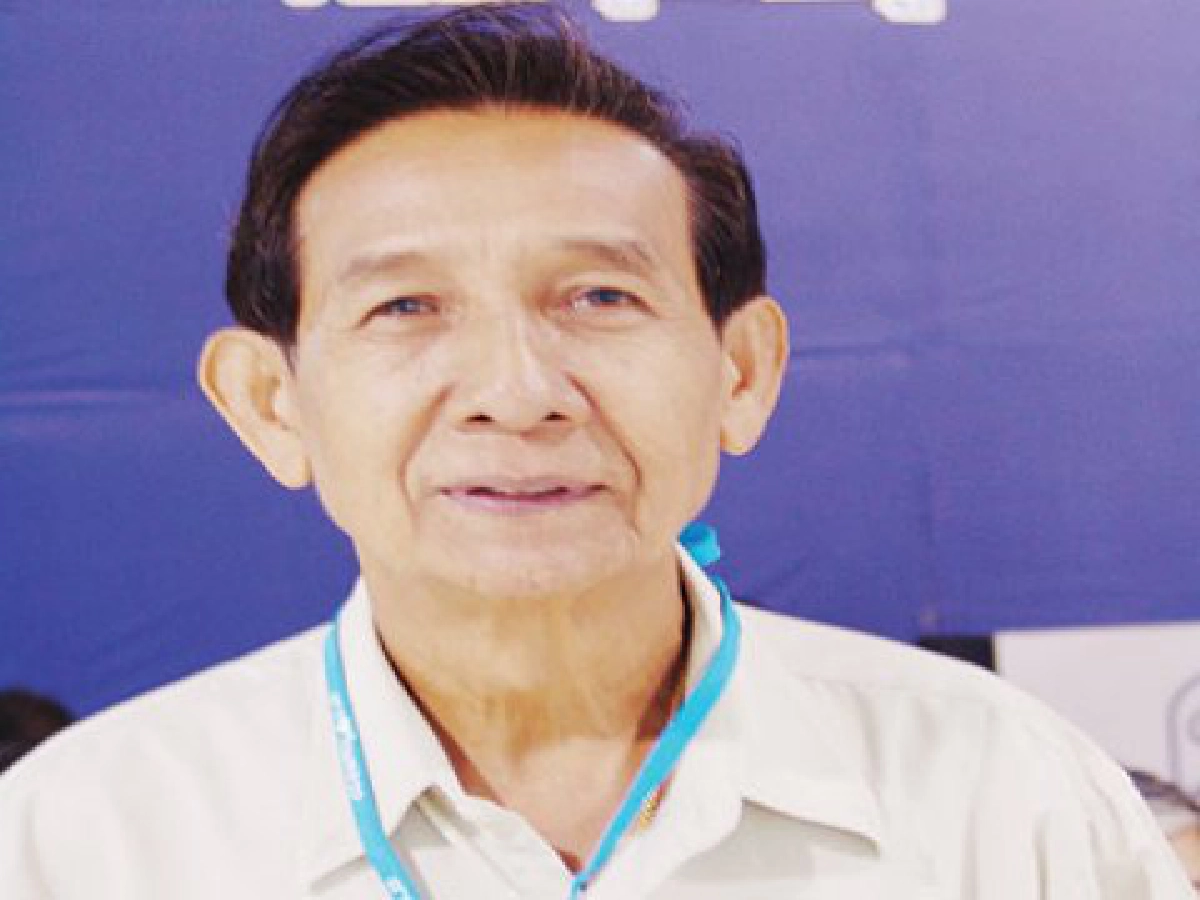 "ตลาดพระเครื่อง" 
ในวันที่...น้ำเจิงนองท่าพระจันทร์

