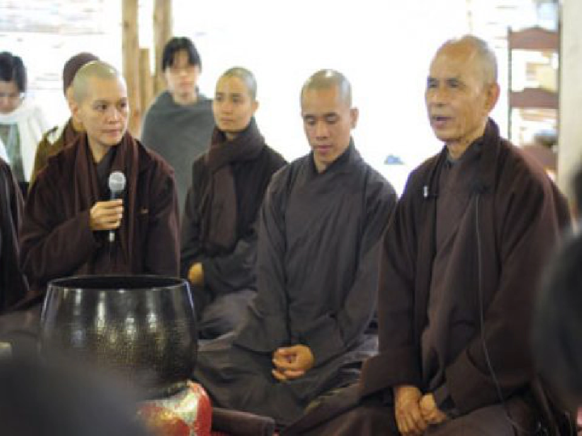 "นักข่าวที่ดี ก็เป็นเหมือนพระโพธิสัตว์องค์หนึ่ง"
ติช นัท ฮันห์
"นักข่าวที่ดี ก็เป็นเหมือนพระโพธิสัตว์องค์หนึ่ง"
ติช นัท ฮันห์