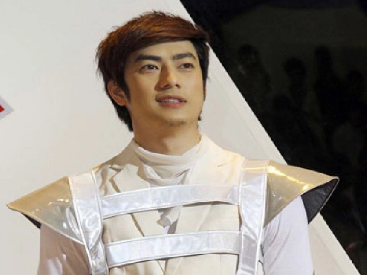 เม้าท์นอกจอ (พุธที่ 10 พฤศจิกายน 2553)
เม้าท์นอกจอ (พุธที่ 10 พฤศจิกายน 2553)