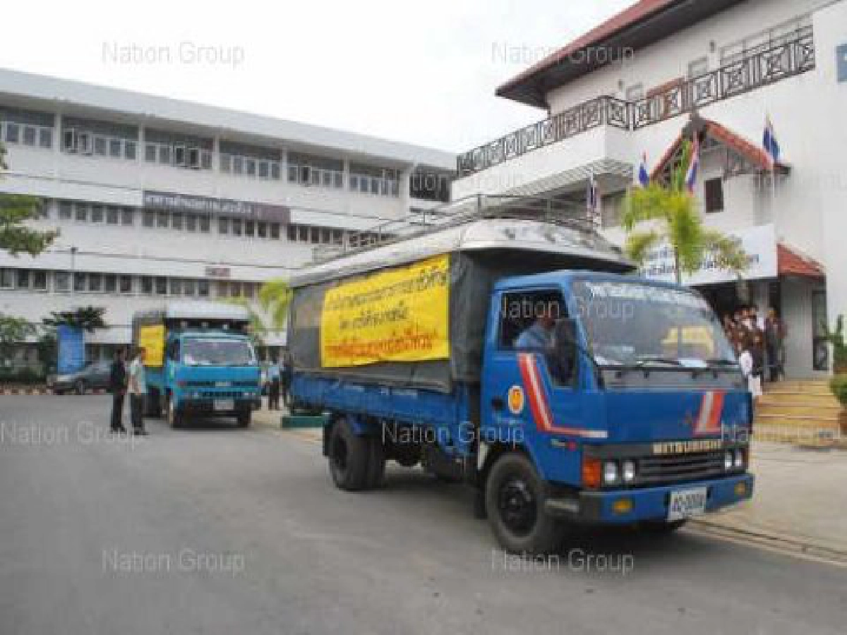 ศธ.ผ่อนผันค่าเทอมนศ.น้ำท่วมขังเกิน7วัน ศธ.ผ่อนผันค่าเทอมนศ.น้ำท่วมขังเกิน7วัน