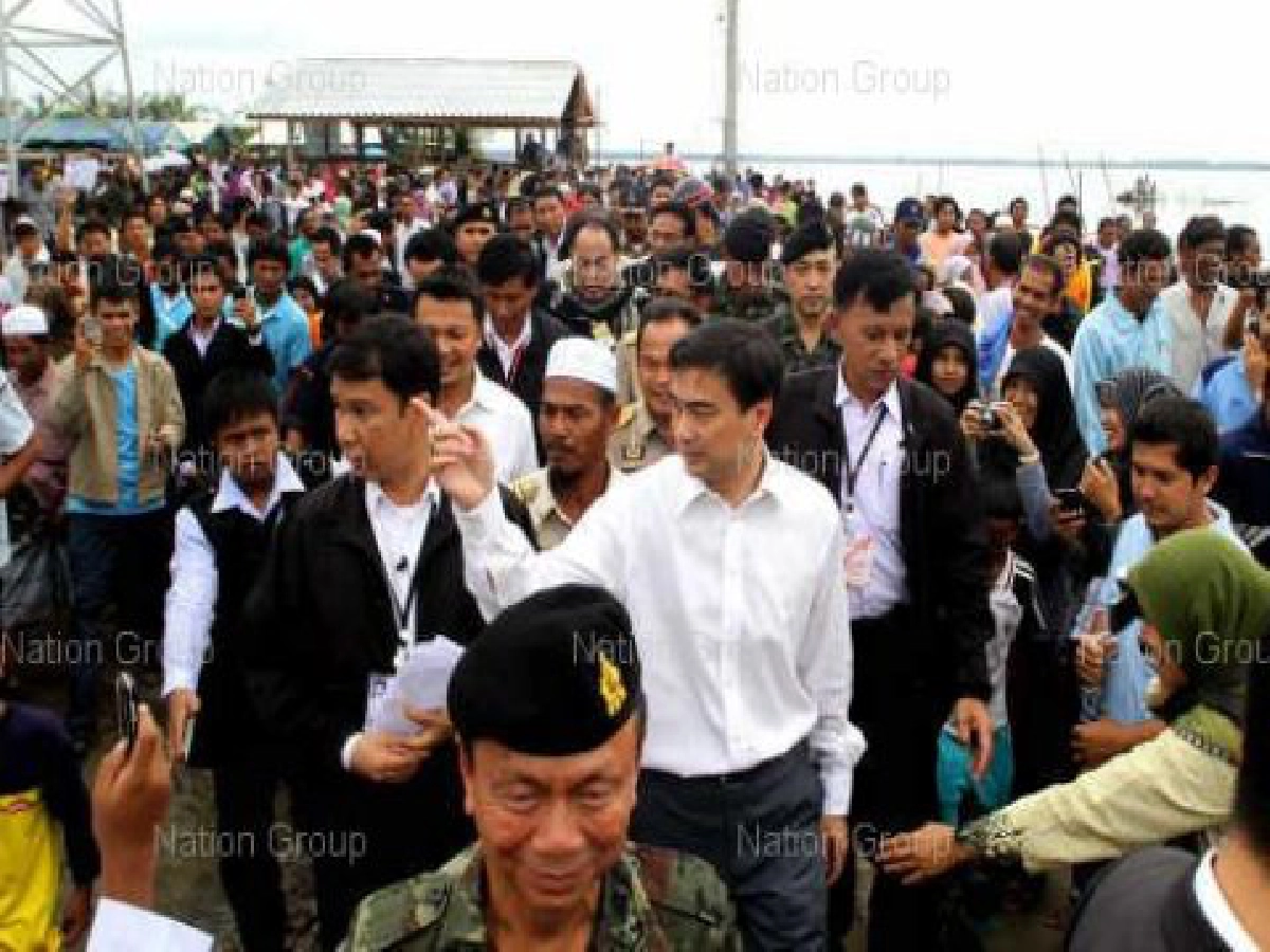 ปธ.สภาจีนมอบ50ล.มาร์คช่วยน้ำท่วม ปธ.สภาจีนมอบ50ล.มาร์คช่วยน้ำท่วม