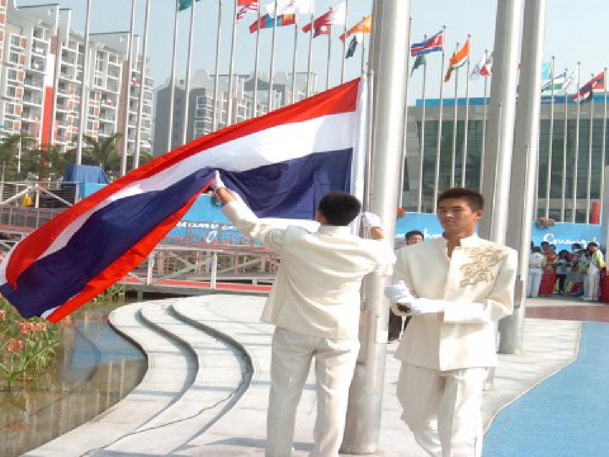 ธงไทยสู่ยอดเสาหมู่บ้านนักกีฬา ธงไทยสู่ยอดเสาหมู่บ้านนักกีฬา