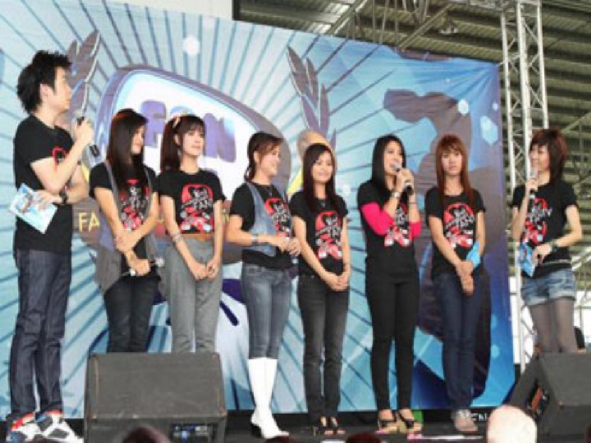 แฟน ทีวี 2 ขวบ กีฬาปาร์ตี้
ศิลปิน-คนดูสุดเหวี่ยง
