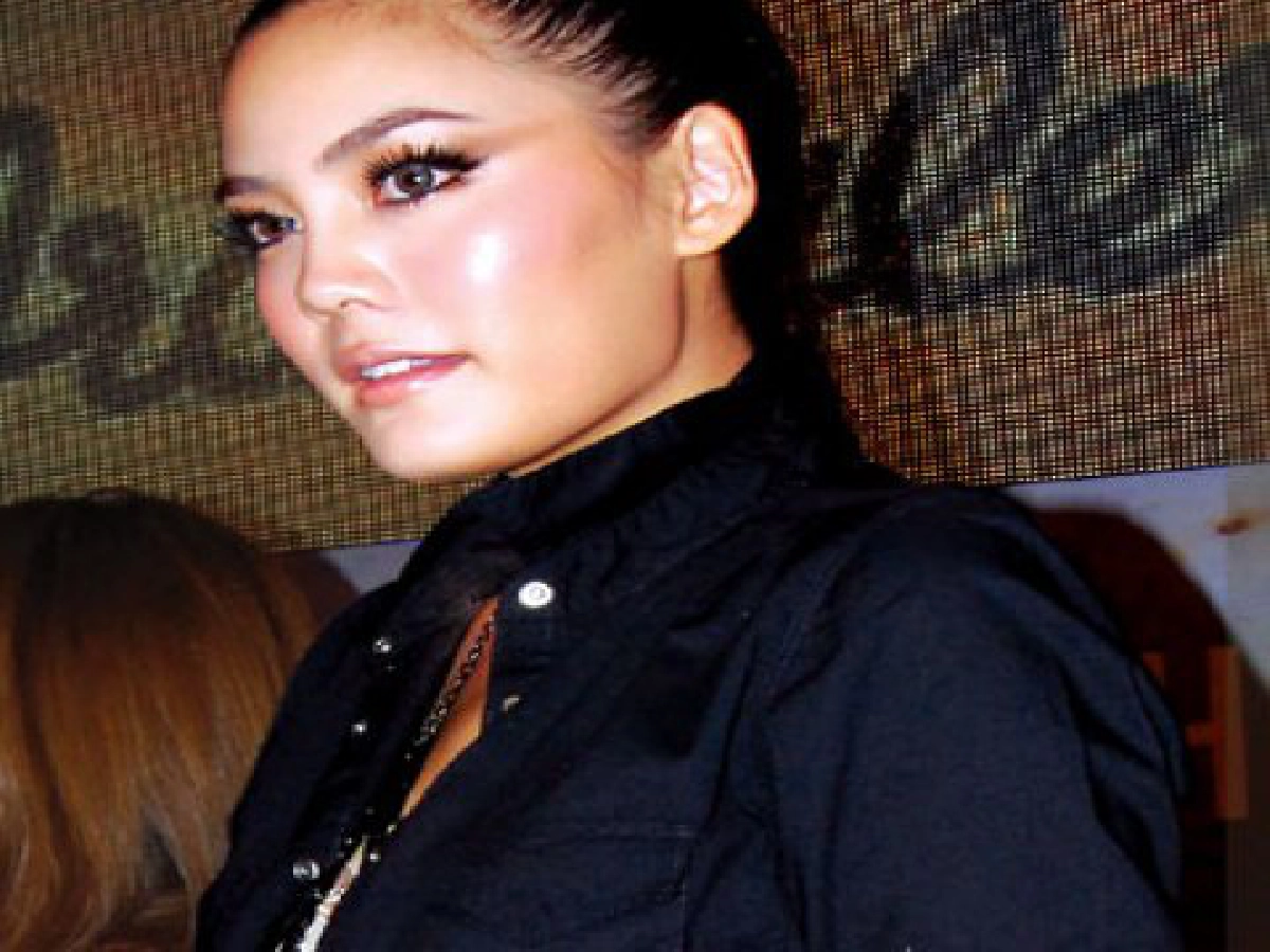เจนี่ปัดหนีนักข่าวลั่นขอตายที่ช่อง3 เจนี่ปัดหนีนักข่าวลั่นขอตายที่ช่อง3