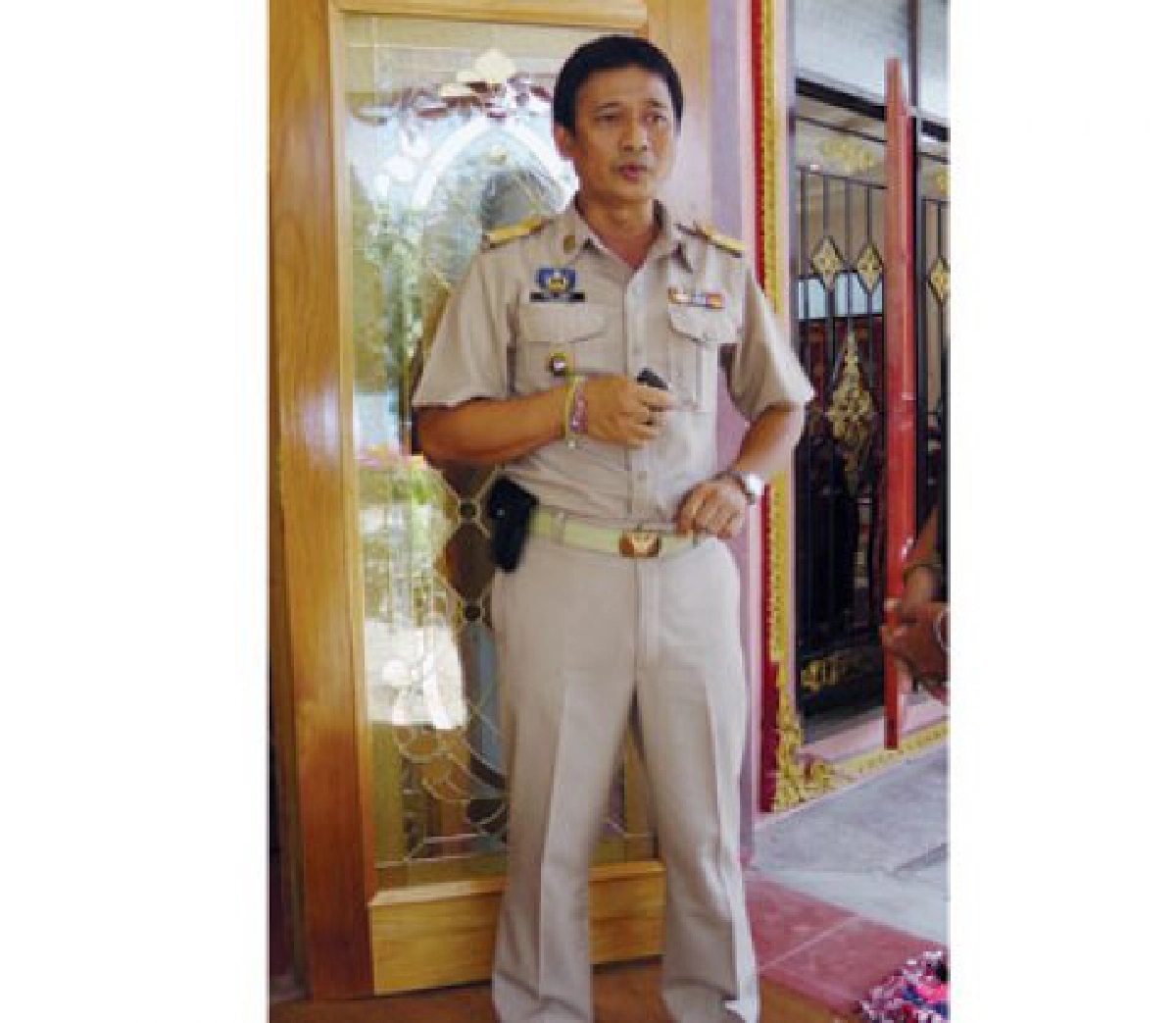 สมโภช โชติชูช่วง
รอดตายนับครั้งไม่ถ้วนจาก..."พุทธฟันของพ่อ"

