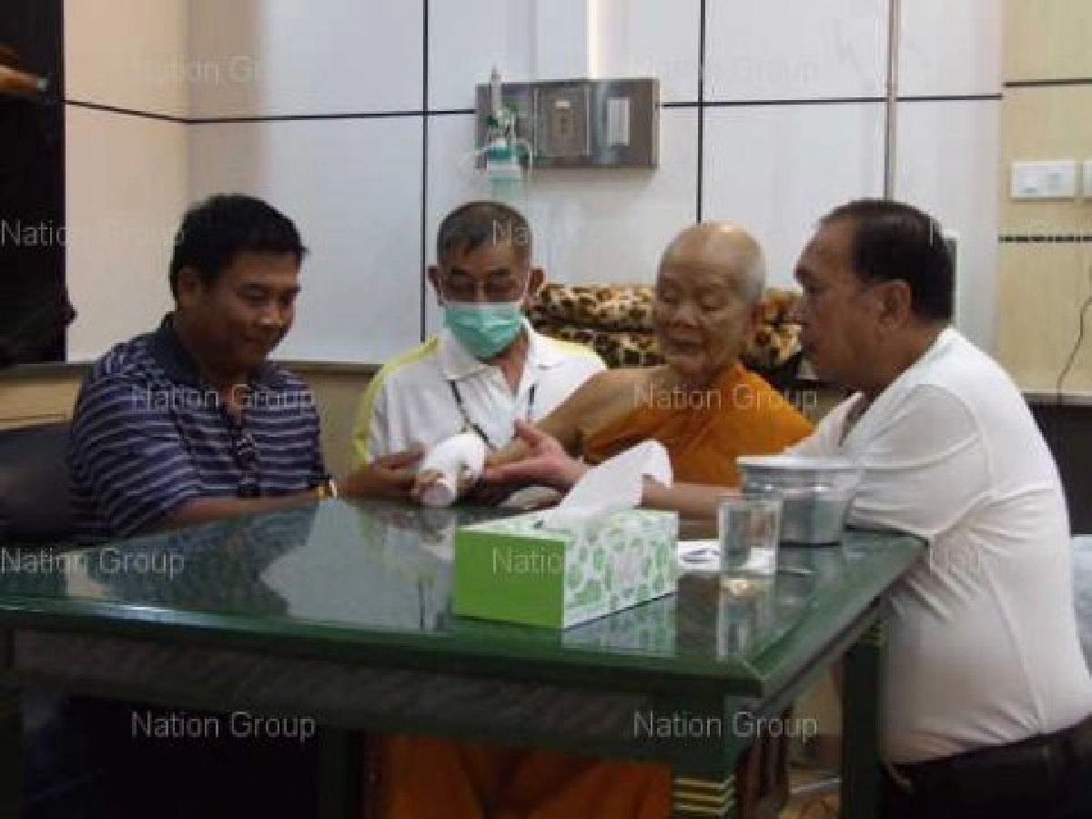 'หลวงพ่อคูณ'อาการดีขึ้นฉันอาหารได้ 'หลวงพ่อคูณ'อาการดีขึ้นฉันอาหารได้