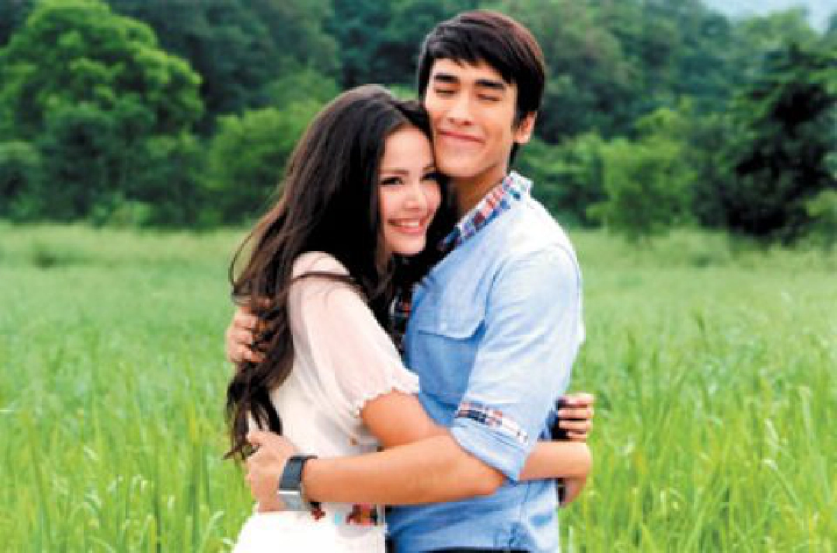 'ณเดชน์' หวานลาจอ
แต่งงานจูบ 'ญาญ่า'
'ณเดชน์' หวานลาจอ
แต่งงานจูบ 'ญาญ่า'