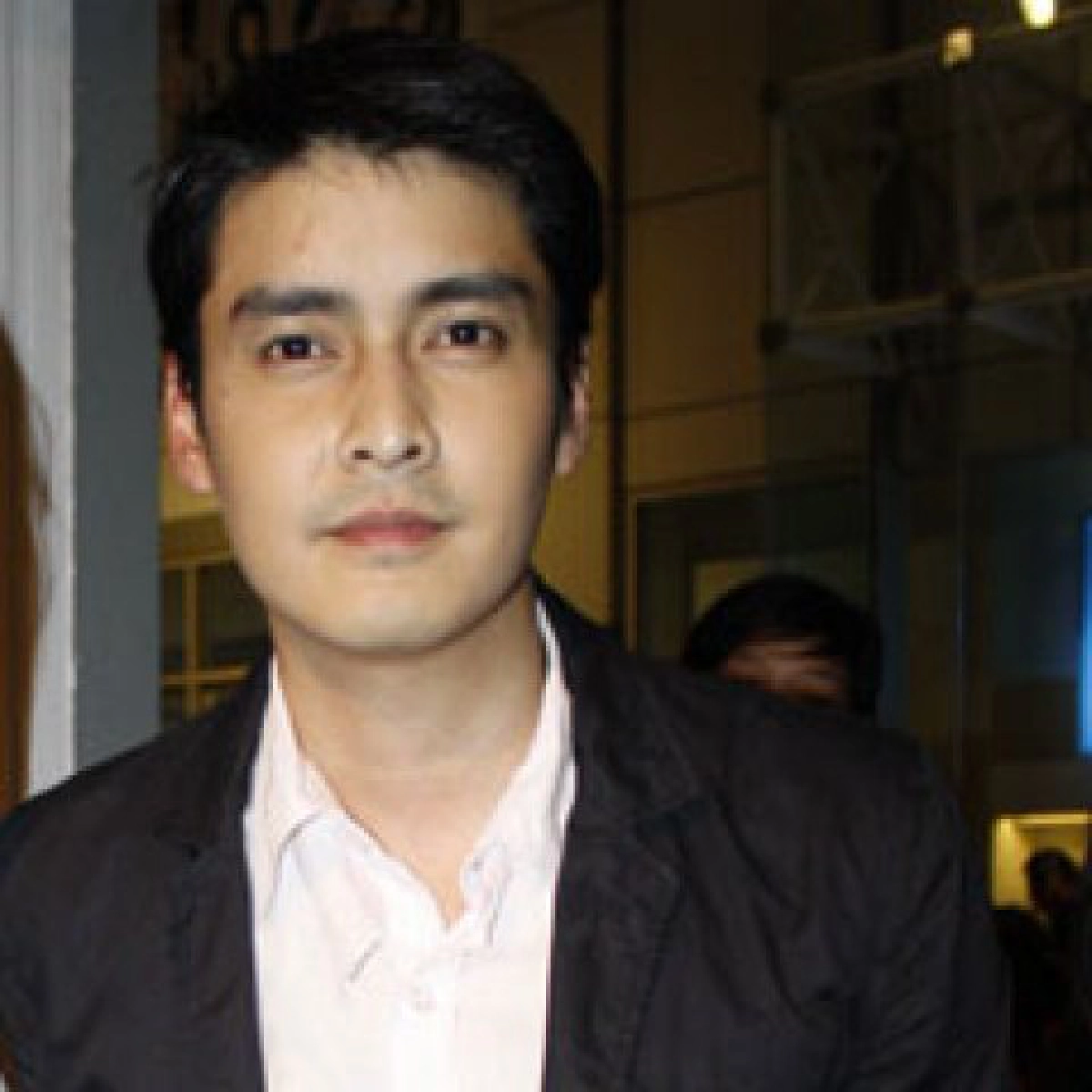 เม้าท์นอกจอ  (ศุกร์ที่ 19 พฤศจิกายน 2553)

